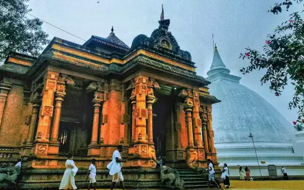 Kelaniya Raja Maha Viharaya, a sacred Buddhist temple in Sri Lanka.